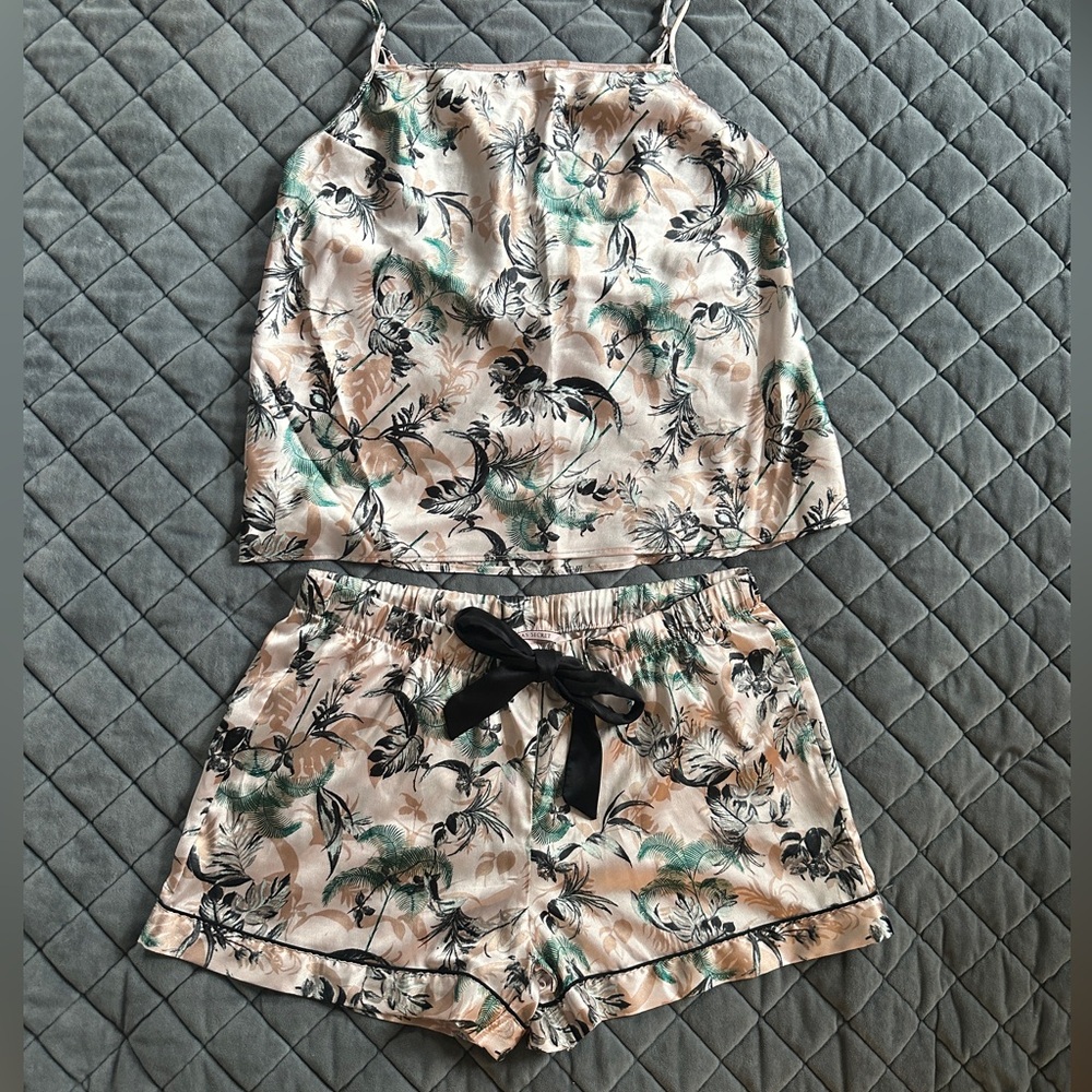 Victoria's Secret Tropical Print Pajama Set - Black and Green